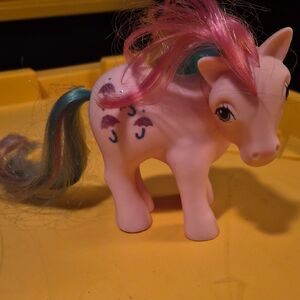 Hasbro Pink Pony with Colorful Mane and umbrellas 83